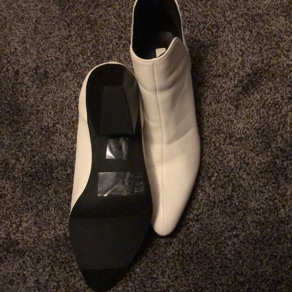 Heel 🥾 - Picture 3 of 3